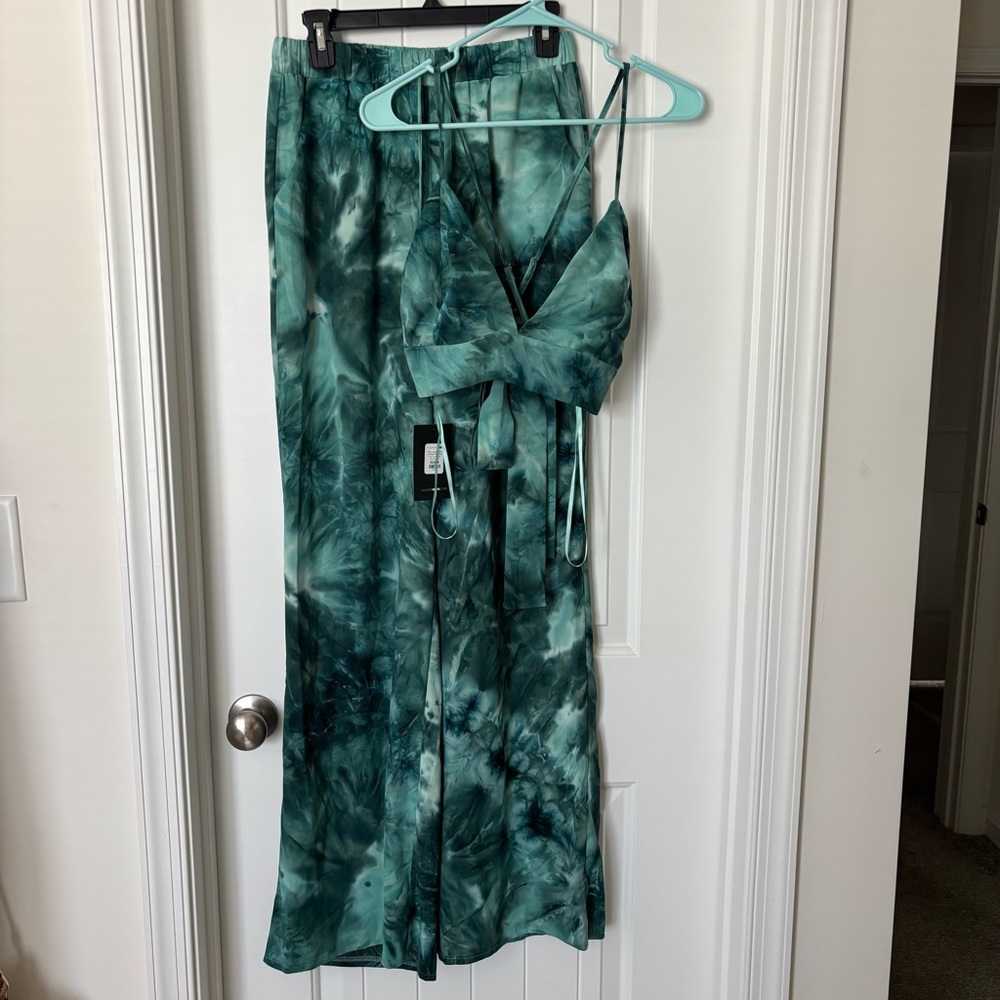 **NWT** Green Tie-Dye Two-Piece Set, Medium